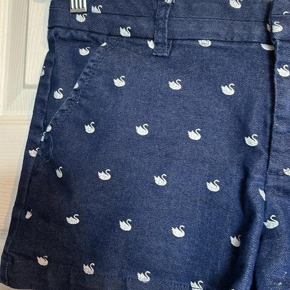 Harper women’s blue and white swan print shorts size medium - Picture 4 of 9